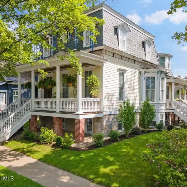 BEAUTIFULLY RESTORED 1873 SECOND EMPIRE HOME