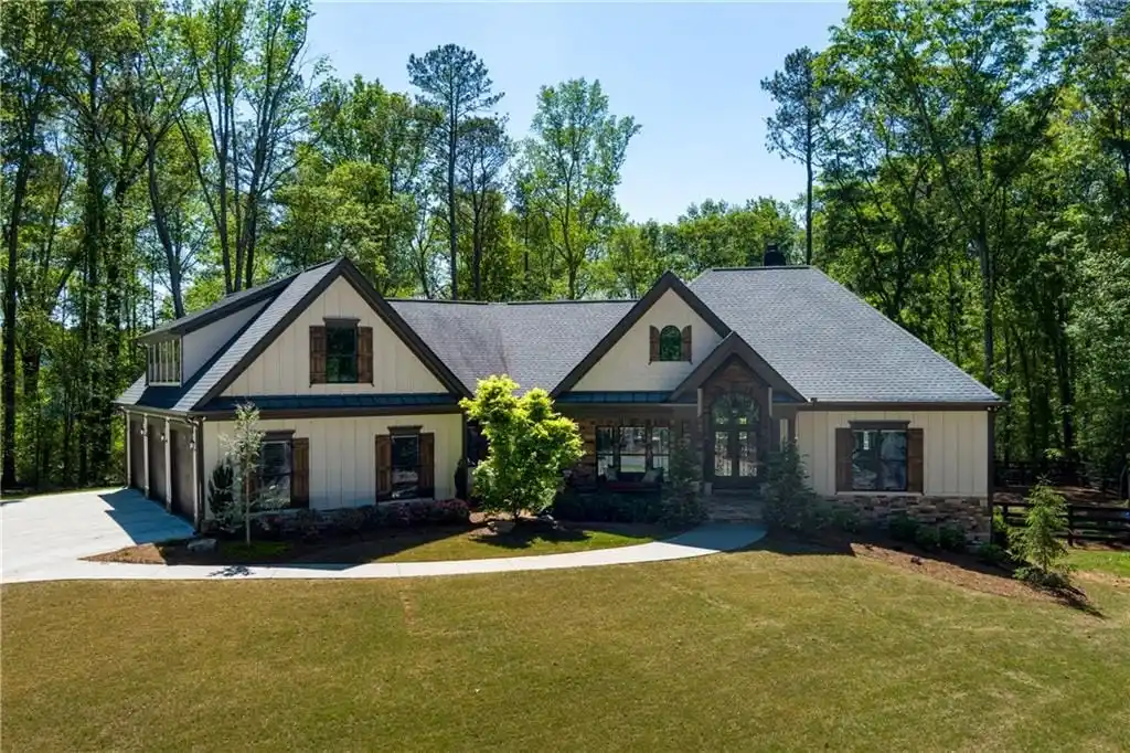 Exquisite Modern Farmhouse