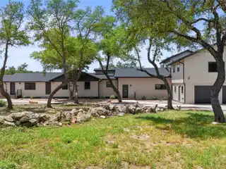 Flexible Family Compound in Prime Hill Country
