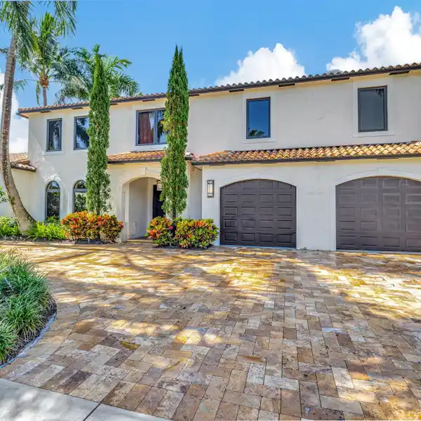 STUNNING WATERFRONT PROPERTY WITH A PRIVATE DOCK