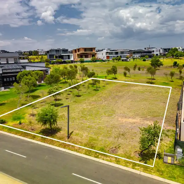 PRIME PLOT WITH APPROVED LUXURY HOME PLAN