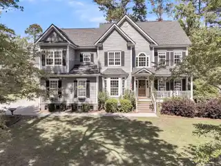 Beautifully Maintained Residence in Sought-after Tennyson
