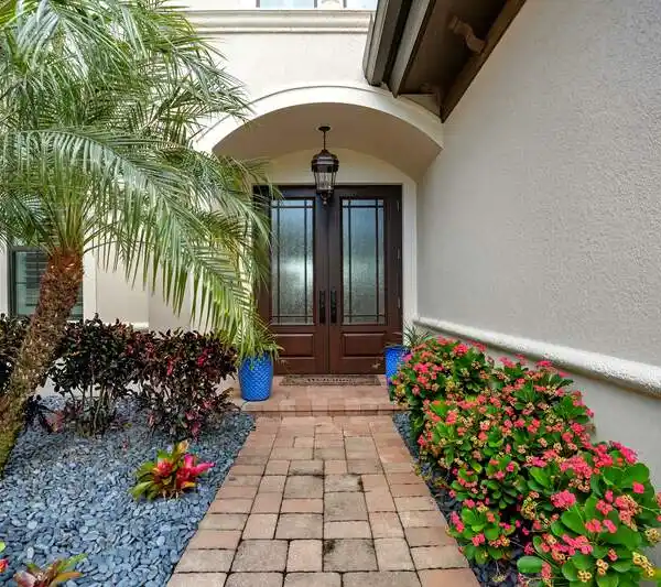 LUXURY AND LIFESTYLE