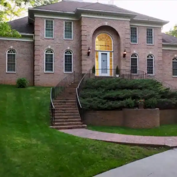 PRIVATE GATED MOUNTAIN RETREAT