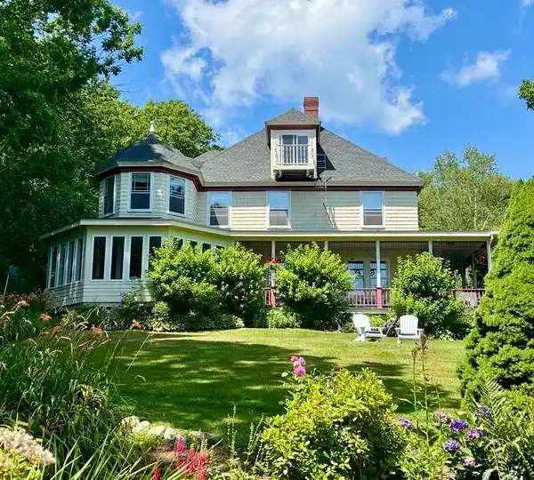 PRIVATE MAINE SANCTUARY WITH OCEAN VIEWS