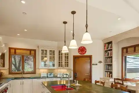 Rare Combination of Warmth and Beauty in a Desirable Neighborhood