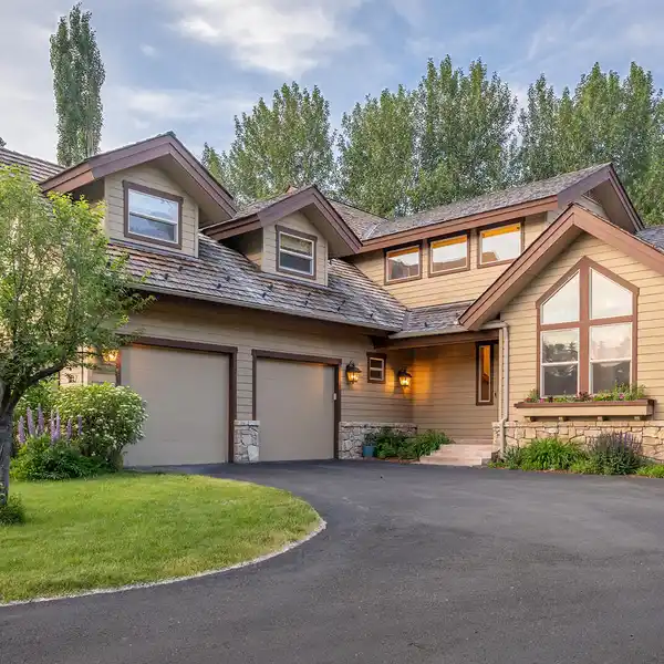 SPACIOUS OPEN PLAN HOME