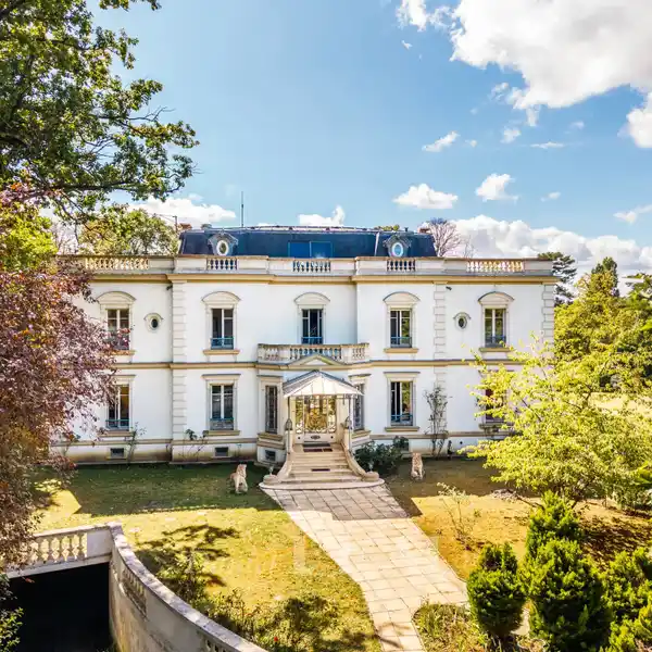 MAJESTIC RESIDENCE WITH A RICH PEDIGREE