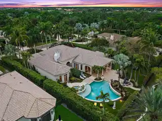 Magnificent Four-bedroom Single-story Residence