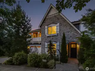 Exceptional Luxury Home in the Heart of Redmond