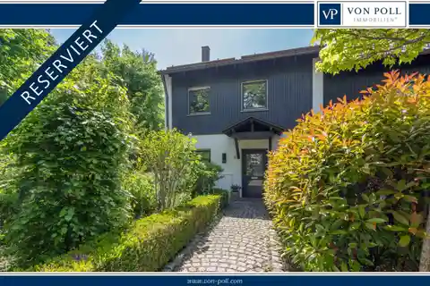 Tastefully Renovated and Refurbished Residence