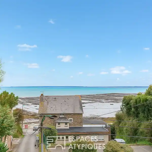 FULLY RENOVATED ARCHITECT-DESIGNED HOUSE