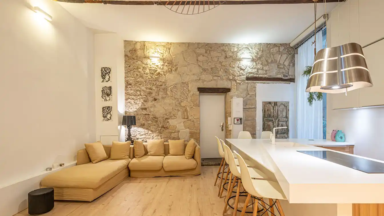 Restructured Former Courtyard Workshop