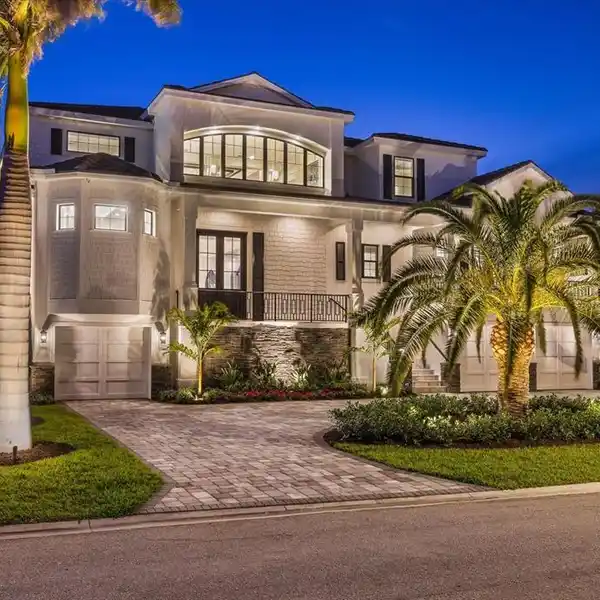 A MASTERPIECE OF MODERN COASTAL DESIGN
