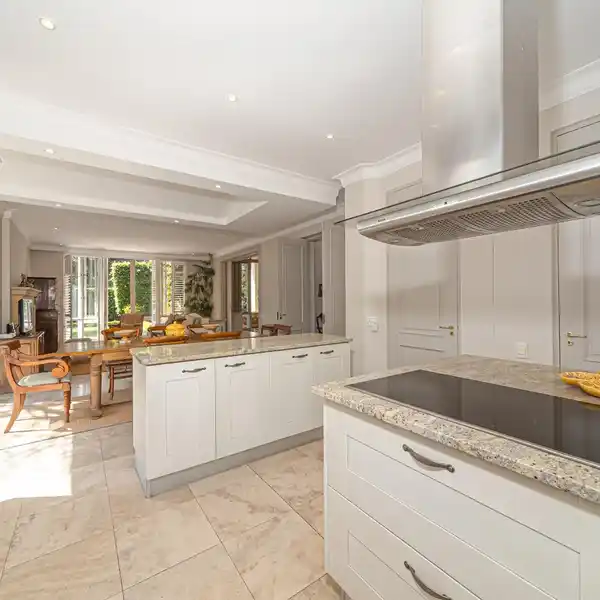 MODERN LIVING WITH CLASSICAL CHARM