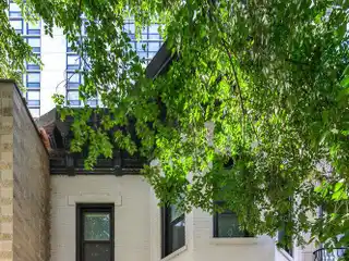 Marvelous Turn-of-the-century Gold Coast Rowhome