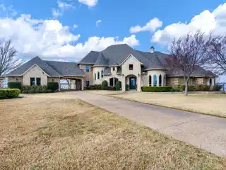 Gorgeous Lake Sanctuary