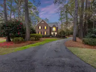 Elegant and Exquisite Four-bedroom Home
