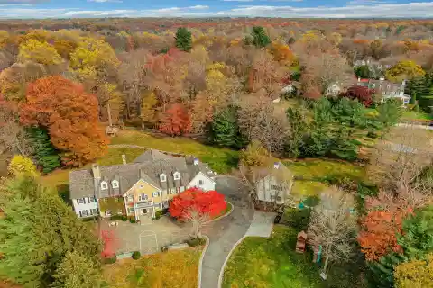 Private Seven-Acre Retreat with Resort Elegance