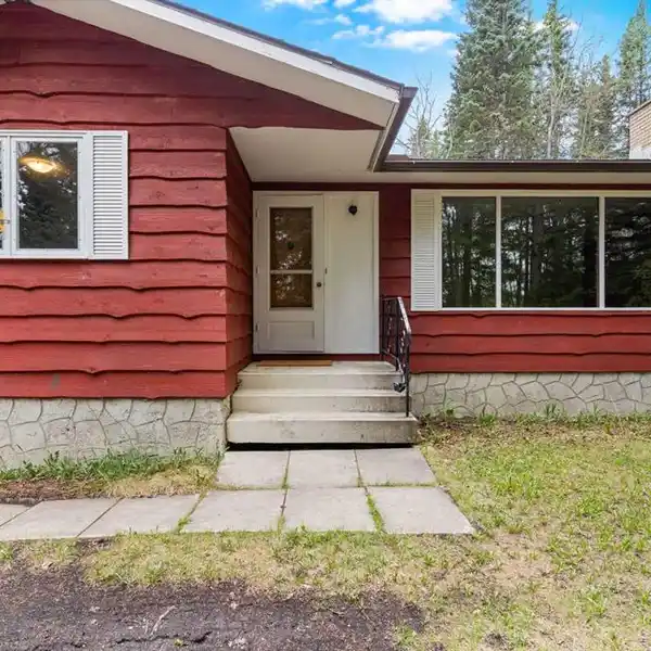 NINE ACRES OF PRIVACY IN THE ROCKY MOUNTAIN FOOTHILLS