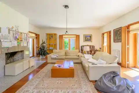 Spacious Villa with Lush Garden and Coastal Serenity