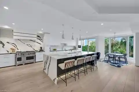 Renovated Bay Colony Condo