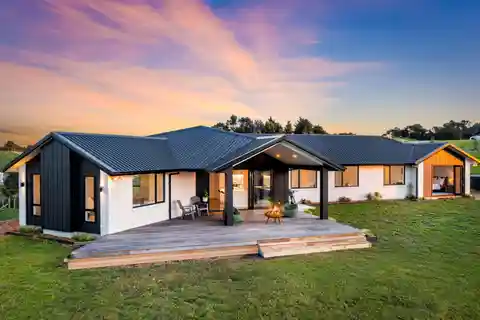 Modern Rural Escape with Stunning Views