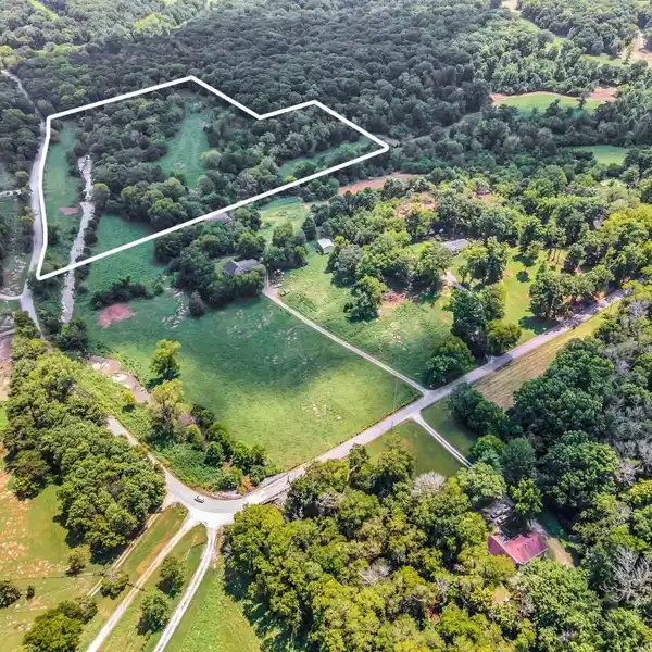 EXPANSIVE PROPERTY AT KINCAID ACRES FAMILY FARM
