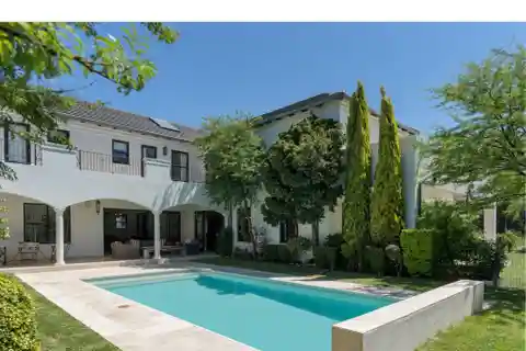 Grand Home in Vale De Vie
