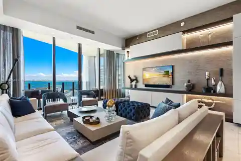 Fully Remodeled Residence at Park Grove