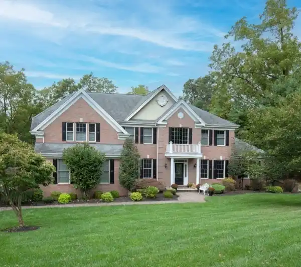 CUSTOM HOME IN GOVERNOR ESTATES