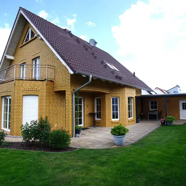 SPECIAL DETACHED HOUSE
