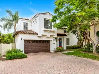Beautifully Upgraded Turnkey Detached Condo