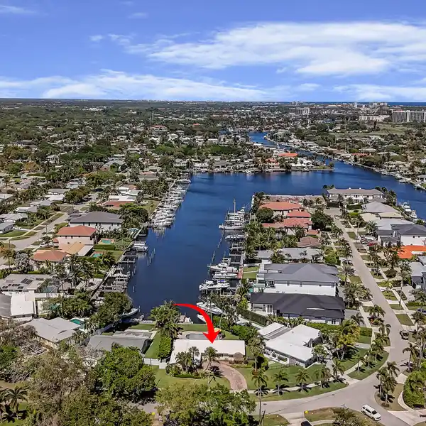 WATERFRONT LIVING AT ITS FINEST IN NORTH PALM BEACH