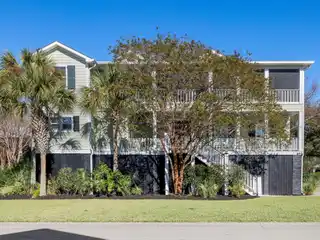 Stunning Open Plan Home in Sought-after Old Village Landing