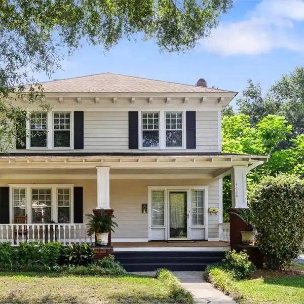AMERICAN FOUR-SQUARE HOME STEEPED IN HISTORY
