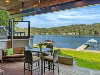 Unique Waterfront Retreat on Lake Sammamish