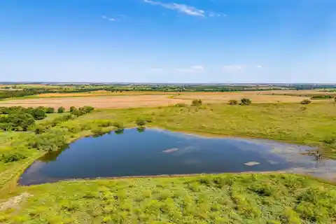 Impressive 77 Acre Hidden Gem