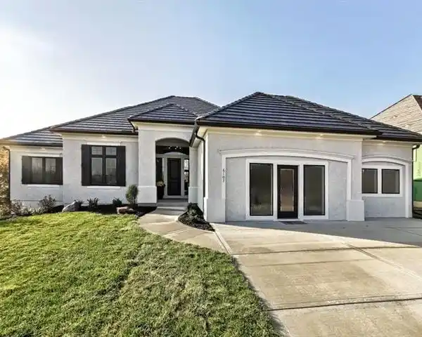 REVERSE ONE AND A HALF STORY HOME