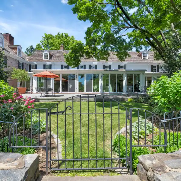 HISTORIC BALL FARM - CIRCA 1725