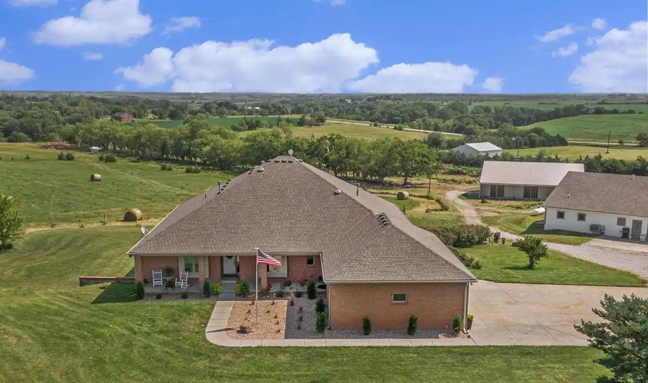 Walk-out Ranch on Eight Scenic Acres