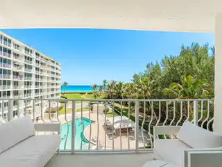 Stunning Oceanfront Unit