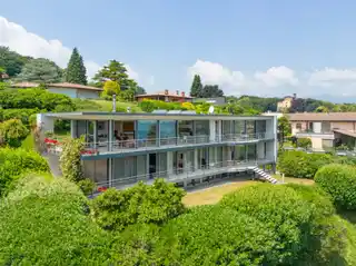 Modern Villa Overlooking Lake Lugano