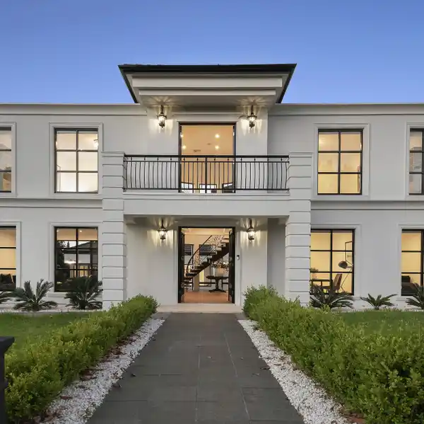BEAUTIFULLY REFRESHED FAMILY SANCTUARY