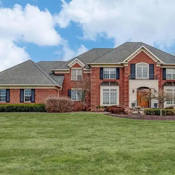 CUSTOM-BUILT GOLF COURSE HOME AT MOUNT VERNON COUNTRY CLUB