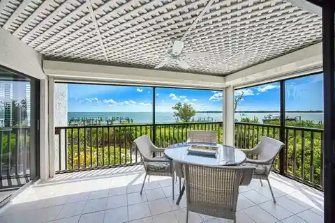 Renovated Corner Condo at Sunset Captiva Bayside