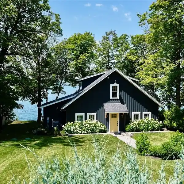 MODERN WATERFRONT ESCAPE WITH PERMANENT DOCK
