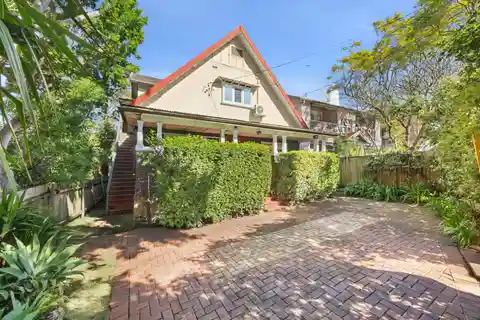 Exceptional Opportunity in an Exclusive Harbourside Enclave