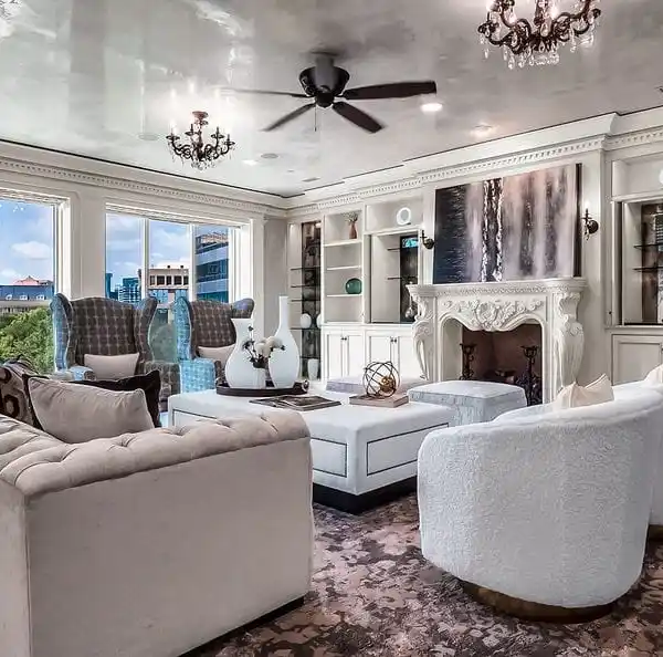 SOPHISTICATED LIVING IN ICONIC MAYFAIR RESIDENCE