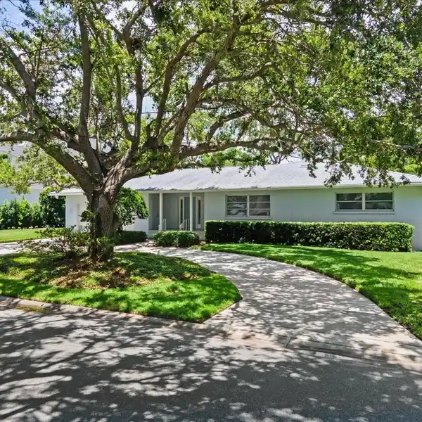 UNIQUE HOME IN DESIRABLE HARBOR ACRES